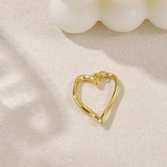Imagen de 2 PCs Eco-friendly Brass Valentine's Day Charms 18K Real Gold Plated Heart 28mm x 20mm