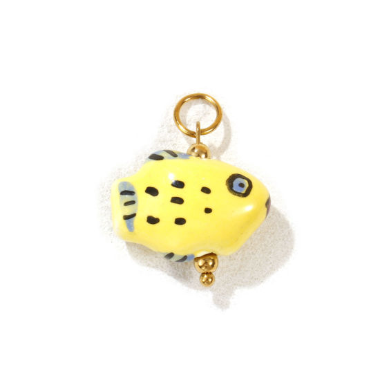 Bild von 1 Stück Umweltfreundliche PVD-Vakuumbeschichtung 304 Edelstahl & Keramik Ozean Schmuck Charms 18K Vergoldet Gelb Fisch Gemalt 25mm x 18mm