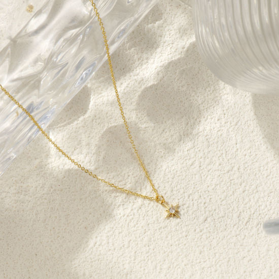 Imagen de 18K Oro Real Chapado Cadena de Cable Cruz Estrella Polar Collar con Colgante, Latón 45cm + 5cm, Para Mujeres, Claro Circón Artificial Elegante Galaxia Regalo, Respetuoso del Medio Ambiente, 1 Unidad