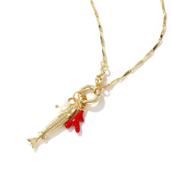 Imagen de 18K Oro Real Chapado Cadena de Semillas Pez Collar con Colgante, Latón & Perla Natural 45cm, Para Mujeres, Coral Rojo Esmalte Con Cierre De Resorte, Elegante Joyería del océano Regalo, Respetuoso del Medio Ambiente, 1 Unidad