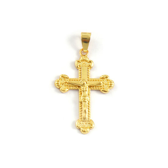 1 個 エコフレンドリー 真鍮 宗教 ペンダント 18Kリアルゴールドメッキ キリスト イエス 十字架 磔刑像 3D 5.3cm x 3cm、 の画像