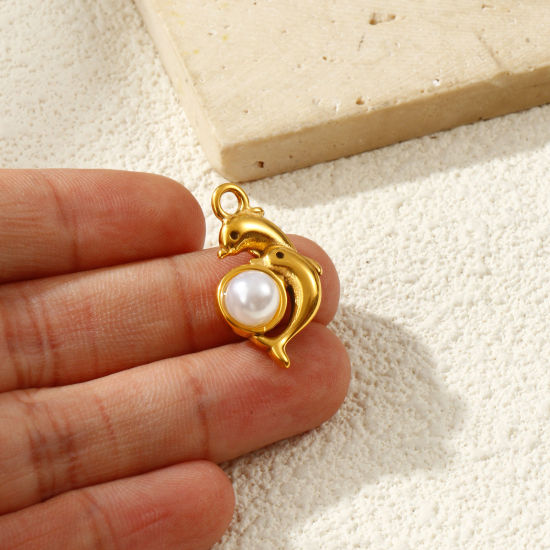 Bild von 2 Stück Umweltfreundliche PVD-Vakuumbeschichtung 304 Edelstahl Ozean Schmuck Charms 18K Echtgold plattiert Weiß Delfine Acryl Imitat Perle 25mm x 15mm