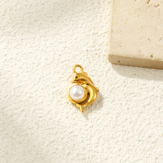 Bild von 2 Stück Umweltfreundliche PVD-Vakuumbeschichtung 304 Edelstahl Ozean Schmuck Charms 18K Echtgold plattiert Weiß Delfine Acryl Imitat Perle 25mm x 15mm