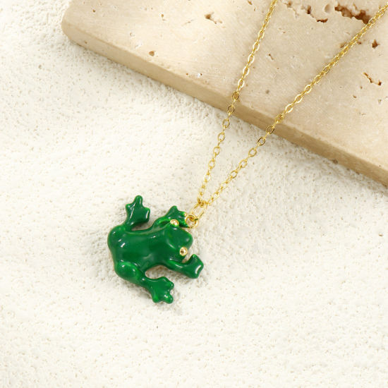 Image de 1 Pièce Breloques Silouette d'Animal Respectueux de la Nature en Laiton Plaqué Or Véritable 18K Vert Émail Grenouilles 3D 25mm x 23mm
