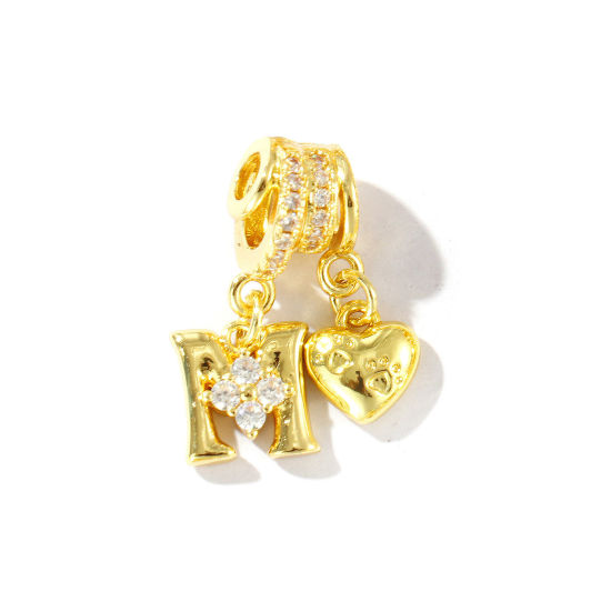 1 個 真鍮 キャピタルレター チャーム 18Kゴールドメッキ ハート 文字「 M 」 クリア ジルコン 23mm、 の画像