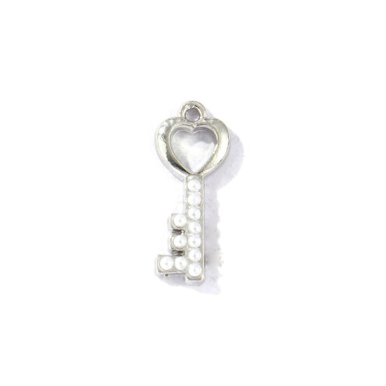 Image de 2 Pcs Breloques La Saint Valentin en Laiton Plaqué Platine Clé Perle Imitation Acrylique 21mm x 9mm