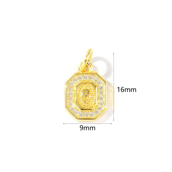 2 個 エコフレンドリー 真鍮 チャーム 卸売り 18Kリアルゴールドメッキ 八辺形 キャピタルレター 文字「 Q 」 マイクロパヴェ クリア ジルコン 16mm x 9mm、 の画像