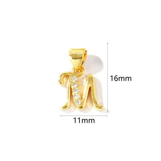 2 個 エコフレンドリー 真鍮 チャーム ペンダント 卸売り 18Kリアルゴールドメッキ キャピタルレター 文字「 M 」 マイクロパヴェ クリア ジルコン 16mm x 11mm、 の画像
