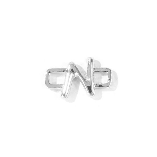 2 個 真鍮 キャピタルレター コネクター ペンダント チャーム 卸売り プラチナメッキ 長方形 文字「 N」 19mm x 12mm、 の画像