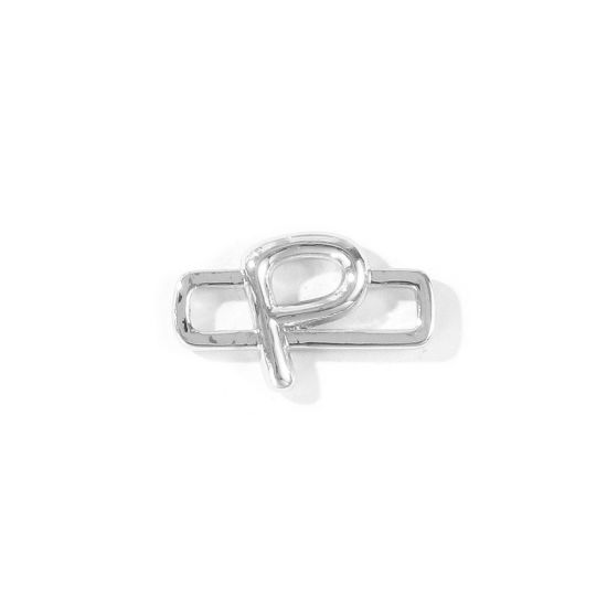 2 個 真鍮 キャピタルレター コネクター ペンダント チャーム 卸売り プラチナメッキ 長方形 文字「 P」 19mm x 12mm、 の画像
