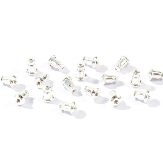 Bild von 50 Stück Messing Ohrring Ohrstecker Großhandel Versilbert 6mm x 4.5mm