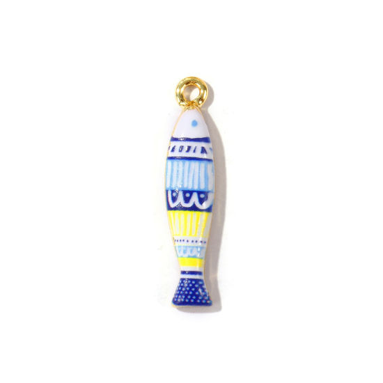 Bild von 2 Stück Umweltfreundlich Messing Ozean Schmuck Anhänger Großhandel 18K Echtgold plattiert Bunt Fisch Gedruckt 3.3cm x 0.7cm
