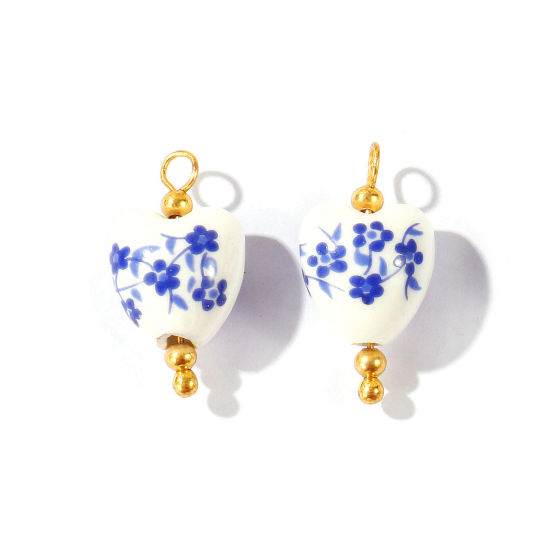 Bild von 10 Stück Umweltfreundlich Keramik und Messing Cloisonné Charms Großhandel 18K Echtgold plattiert Weiß & Blau Herz Blumen 23mm x 12mm