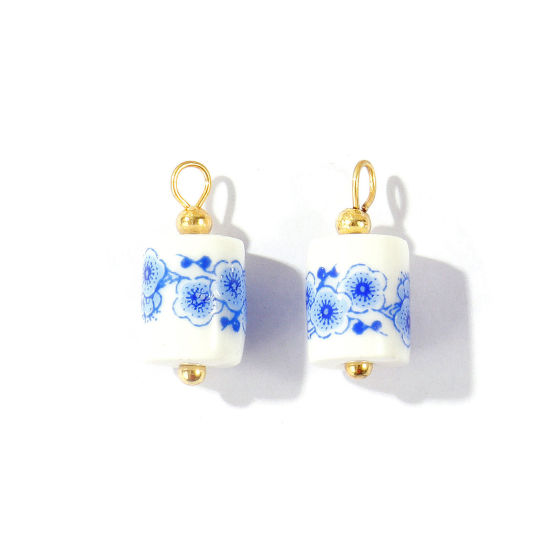 Bild von 10 Stück Umweltfreundlich Keramik und Messing Cloisonné Charms Großhandel 18K Echtgold plattiert Weiß & Blau Zylinder Blumen 18mm x 8mm