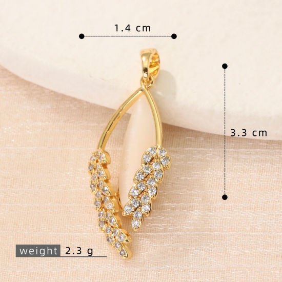 Bild von 2 Stück Messing Anhänger Großhandel 18K Vergoldet Blätter Klar Kubischer Zirkon 3.3cm x 1.4cm
