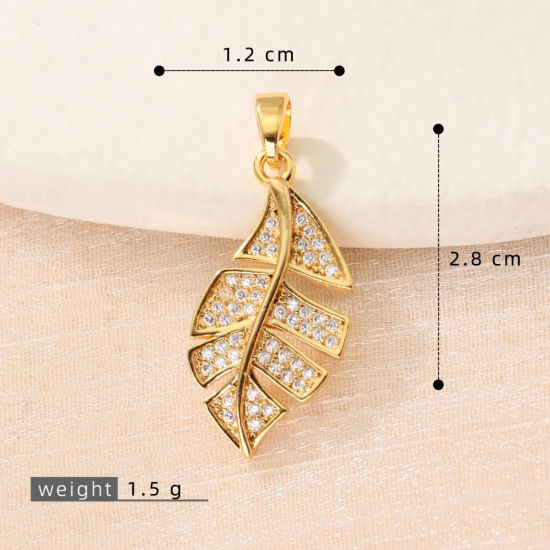 Bild von 2 Stück Messing Charm-Anhänger Großhandel 18K Vergoldet Blätter Klar Kubischer Zirkon 28mm x 12mm