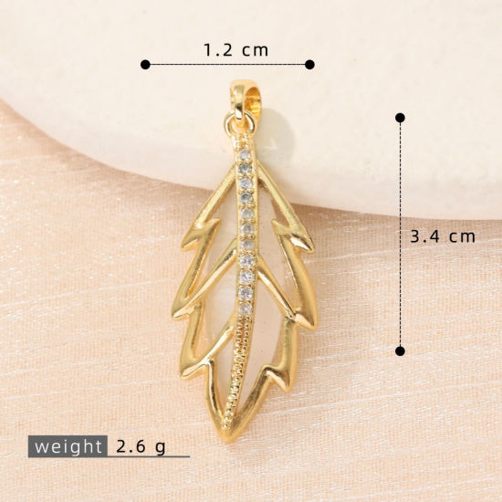 Bild von 2 Stück Messing Anhänger Großhandel 18K Vergoldet Blätter Klar Kubischer Zirkon 3.4cm x 1.2cm