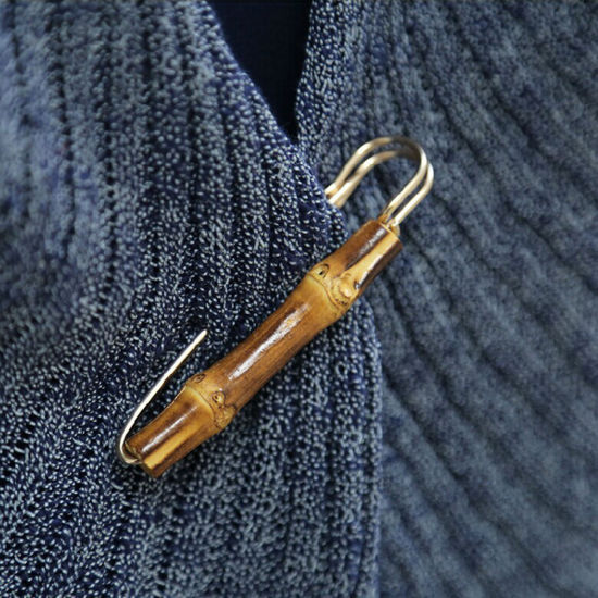 Immagine di Bambù Spilla Forma di Bambù Marrone Chiaro 8.7cm x 2.2cm, 1 Pz