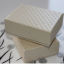 Immagine di 1 Pz Carta Portagioie per Collana, Braccialetto, Anello, Confezione Regalo Rettangolo Beige 8.5cm x 6.5cm x 3.5cm