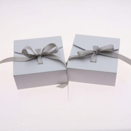 Immagine di 1 Piece Paper Jewelry Box For Necklace Bracelet Ring Gift Display Packaging Rectangle White Bowknot Pattern 8.3cm x 8cm x 3.5cm