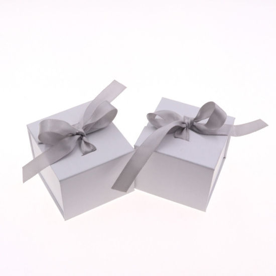 Immagine di 1 Pz Carta Portagioie per Collana, Braccialetto, Anello, Confezione Regalo Quadrato Grigio 5.1cm x 5.1cm x 4.1cm