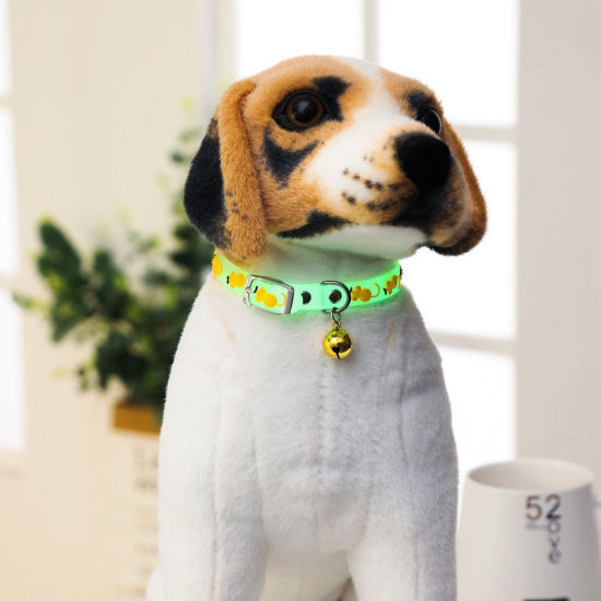 Picture of At Random - Heart Pet Dog Silicone Collars with Bells Glow at Night Necklace Luminous Neck Ring Accessories, 1 Piece