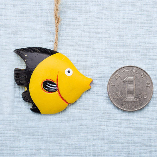 Изображение Yellow - Single Fish Mediterranean Style Fishing Net Accessories Resin Ornaments Home Decoration Crafts 4x3.5cm, 1 Piece