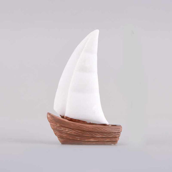 Imagen de Brown - Sailboat Micro Landscape Miniature Decoration Resin Crafts 5.5x3.7cm, 1 Piece