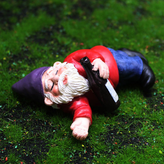 Imagen de Red - 2# Dwarf Elf Garden Series Resin Micro Landscape Miniature Decoration 7.3x5x3cm, 1 Piece