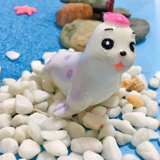 Imagen de Purple - Sea Lion Mom Resin Micro Landscape Miniature Decoration 4.5x3.5cm, 1 Piece