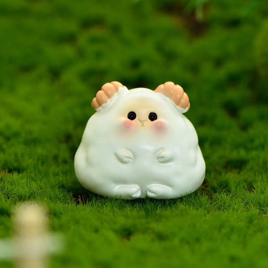 Picture of White - Sheep Chinese Zodiac Animal Resin Micro Landscape Miniature Decoration 3.2x2.5cm, 1 Piece
