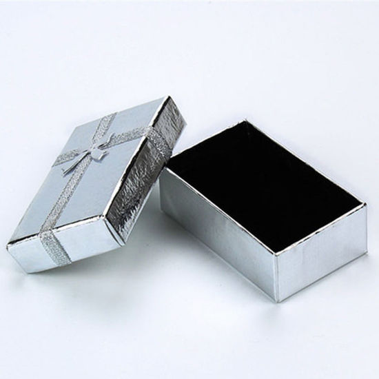 Picture of 6 PCs Pearlescent Paper Jewelry Box Rectangle Silver Color Bowknot Pattern 8cm x 5cm
