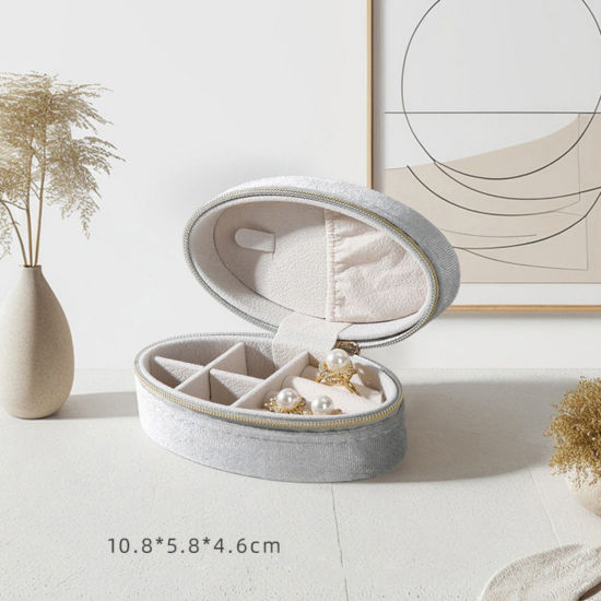 Bild von 1 Stück Veloursamt Schmuck-Aufbewahrungsbox Oval Grau 10cm x 5.8cm x 4.6cm