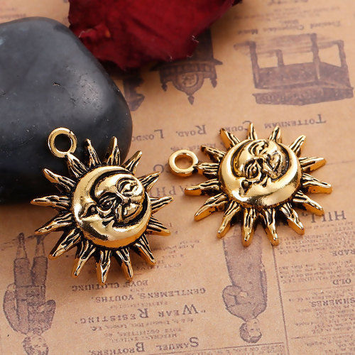 Immagine di Lega di Zinco Charms Sole Oro Antico Sole e Luna Faccia 29mm x 25mm , 5 Pz