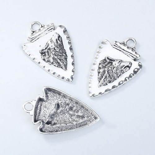 Picture of Zinc Based Alloy Wolf Pendants Antique Silver Color Triangle 45mm(1 6/8") x 29mm(1 1/8"), 5 PCs