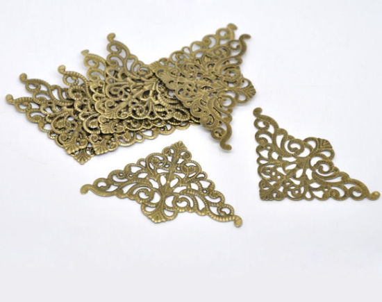 Imagen de Conectores Filigrana Estampación Aleación del Metal Del Zinc de Triángulo ，Tono Bronce Hueco Diámetro:7.5cm x 4.8cm, 30 Unidades