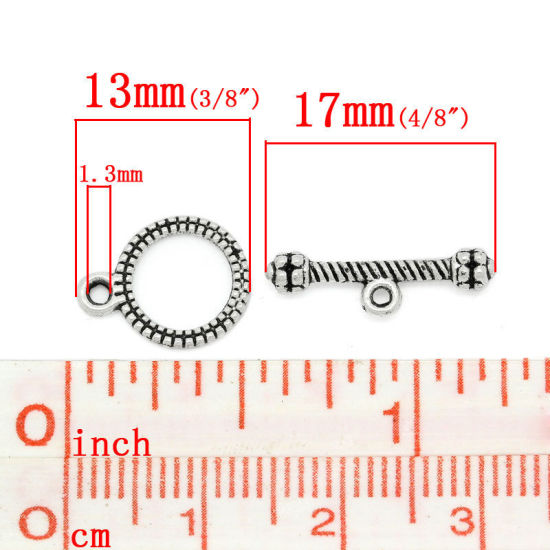 Bild von Zinklegierung Knebelverschluss Rund Antik Silber, mit Streifen Muster, 13mm x 10mm 17mm x 5mm, 100 Sets