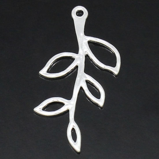 Image de Pendentifs en Laiton Forme Feuille Plaqué argent, 22mm-23mm x 11mm-13mm, 10 Pièces