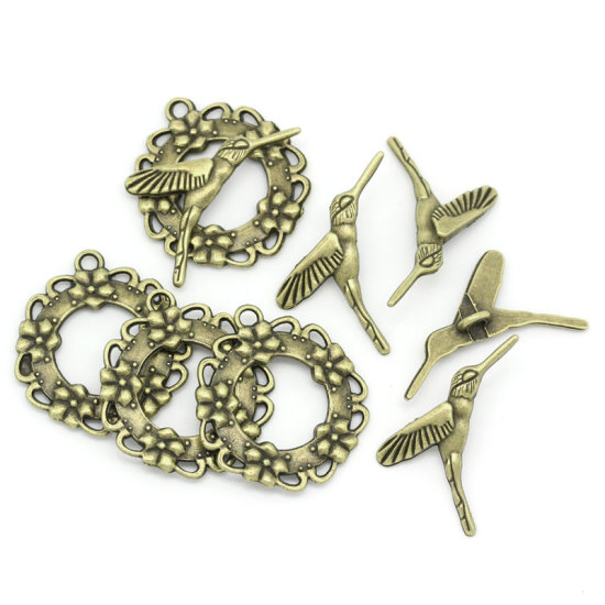 Bild von Zinklegierung Knebelverschluss Kolibri Bronzefarbe mit Blumen Mtoiv 28mm x 26mm 29mm x 18mm 3 Sets