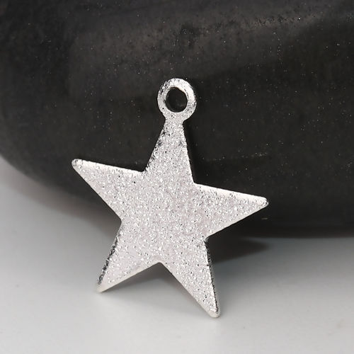 真鍮 チャーム 五芒星 銀メッキ スターダスト 14mm x 13mm、 10 個 の画像