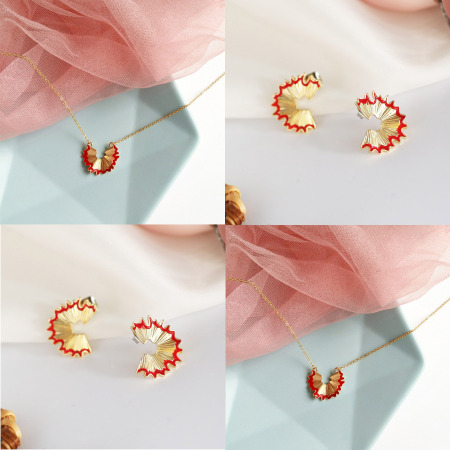 Colliers Doré Rouge Copeaux de Crayon Émail 42.5cm long, 1 Pièce