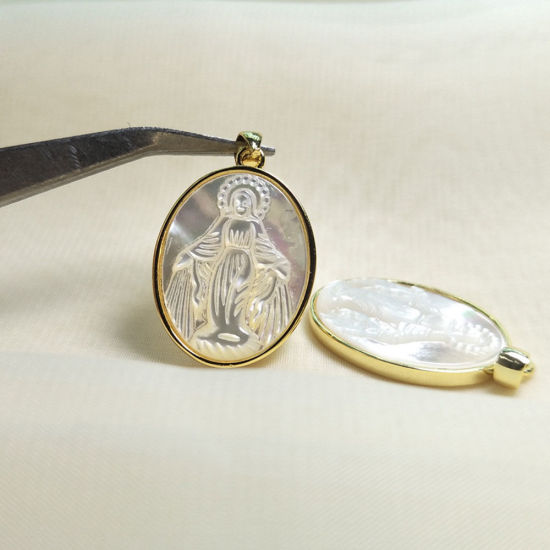 Picture of Zinc Based Alloy & Natural Shell Religious Charms Gold Plated Oval Creamy-White Virgin Mary 21.4mm x 16.5mm, 1 Piece