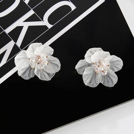 Ear Post Stud Earrings White Flower Faceted 4cm x 4cm, Post/ Wire Size: (20 gauge), 1 Pair