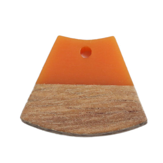 Immagine di Charm Resina Effetto Legno Charms Trapezoide Arancione 22mm x 18mm, 5 Pz