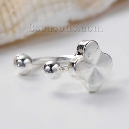 Nueva Moda Ear Cuffs Clip Wrap Pendientes Trébol de cuatro hojas Argentado 6mm x 6mm, 1 Unidad