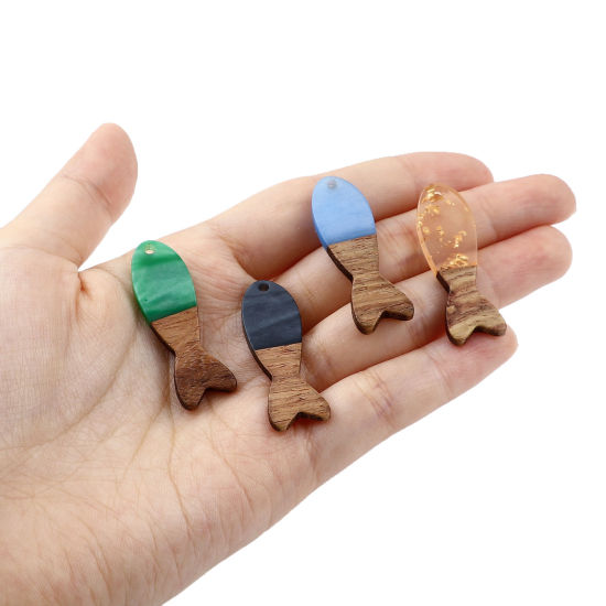 Immagine di Legno & Resina Charm Resina Effetto Legno Ciondoli Pesce Naturale 3.7cm x 1.2cm, 3 Pz