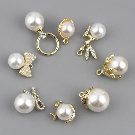 Zinc Based Alloy & Acrylic Charms Imitation Pearl