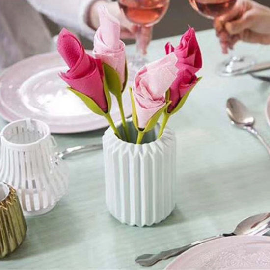 Bild von PP Blumenserviettenhalter zum Abendessen Hochzeit Hotel Tischarrangements Dekoration