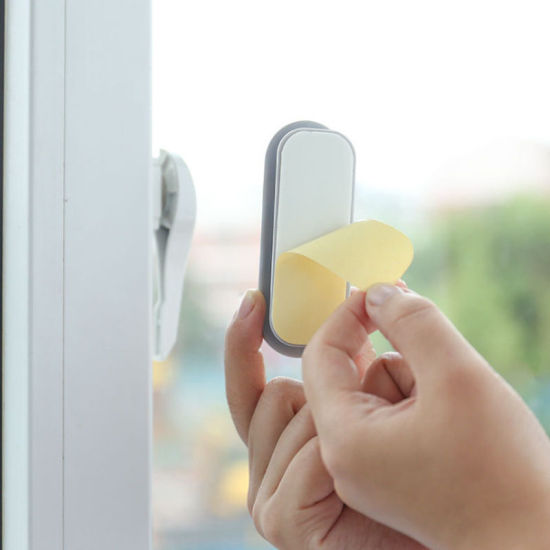 Image de Les poignées auto-adhésives en plastique tirent des boutons pour le matériel de meubles d'armoire à tiroirs