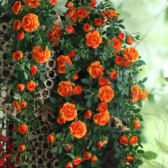 Image de Vignes artificielles de guirlandes de rose de soie de faux pour la décoration de jardin de mur de maison de noce